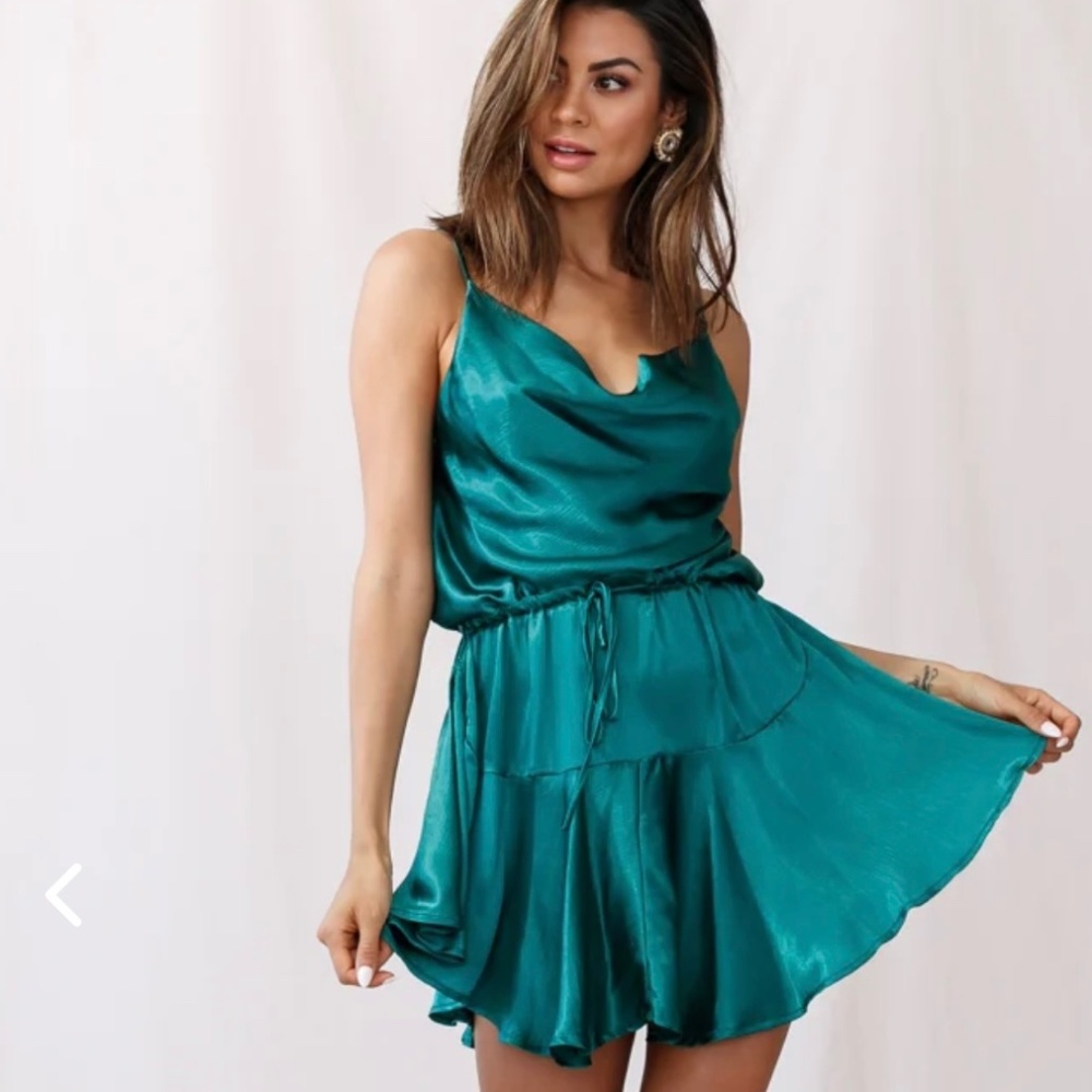 Selfie Leslie emerald green cowl neck dress XS